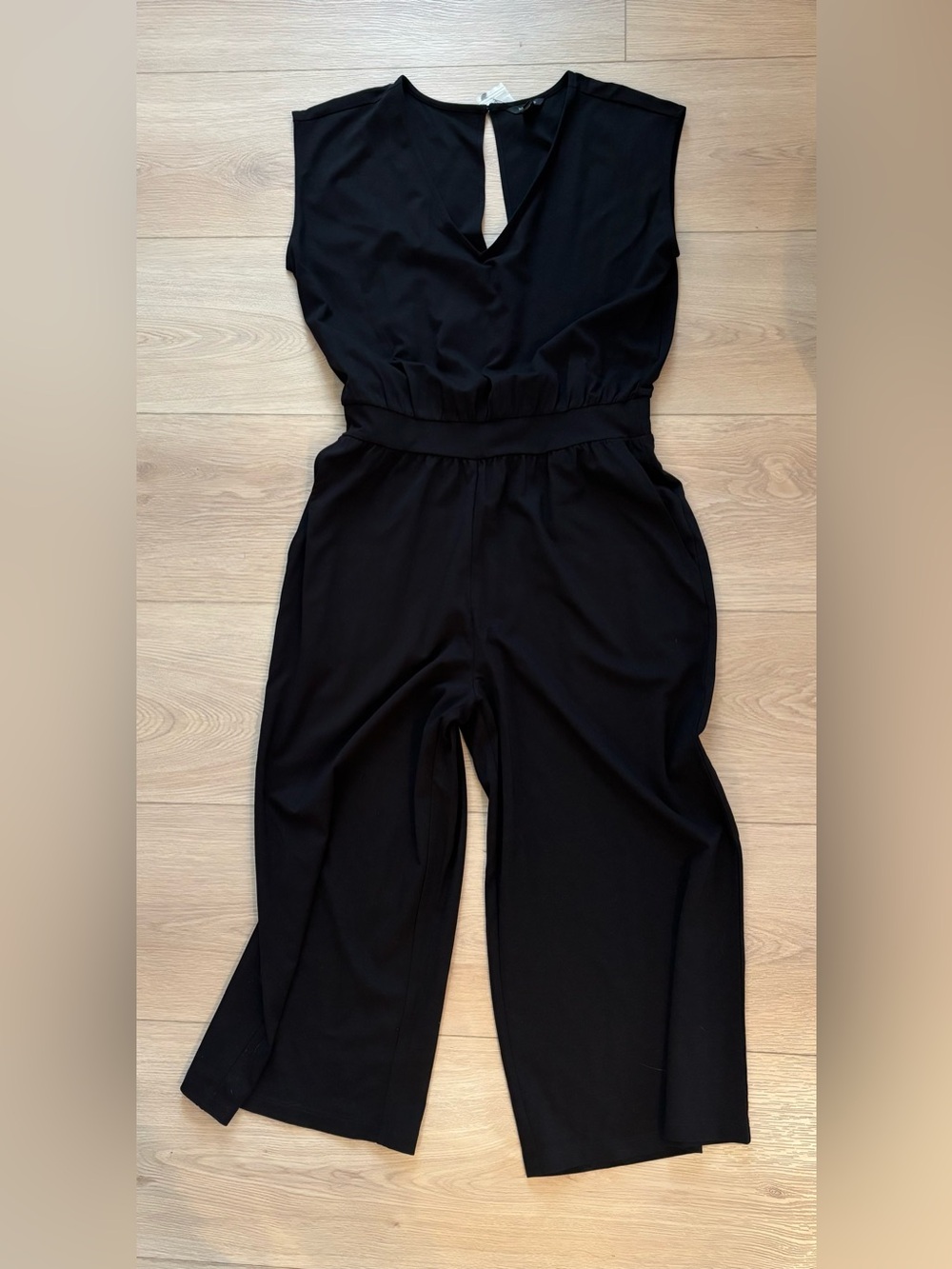 RW&CO Cap-Sleeve Cropped Jumpsuit Black L
